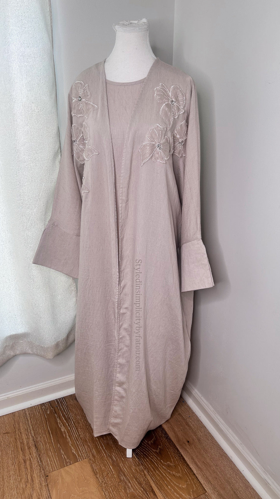 Abaya Oneira