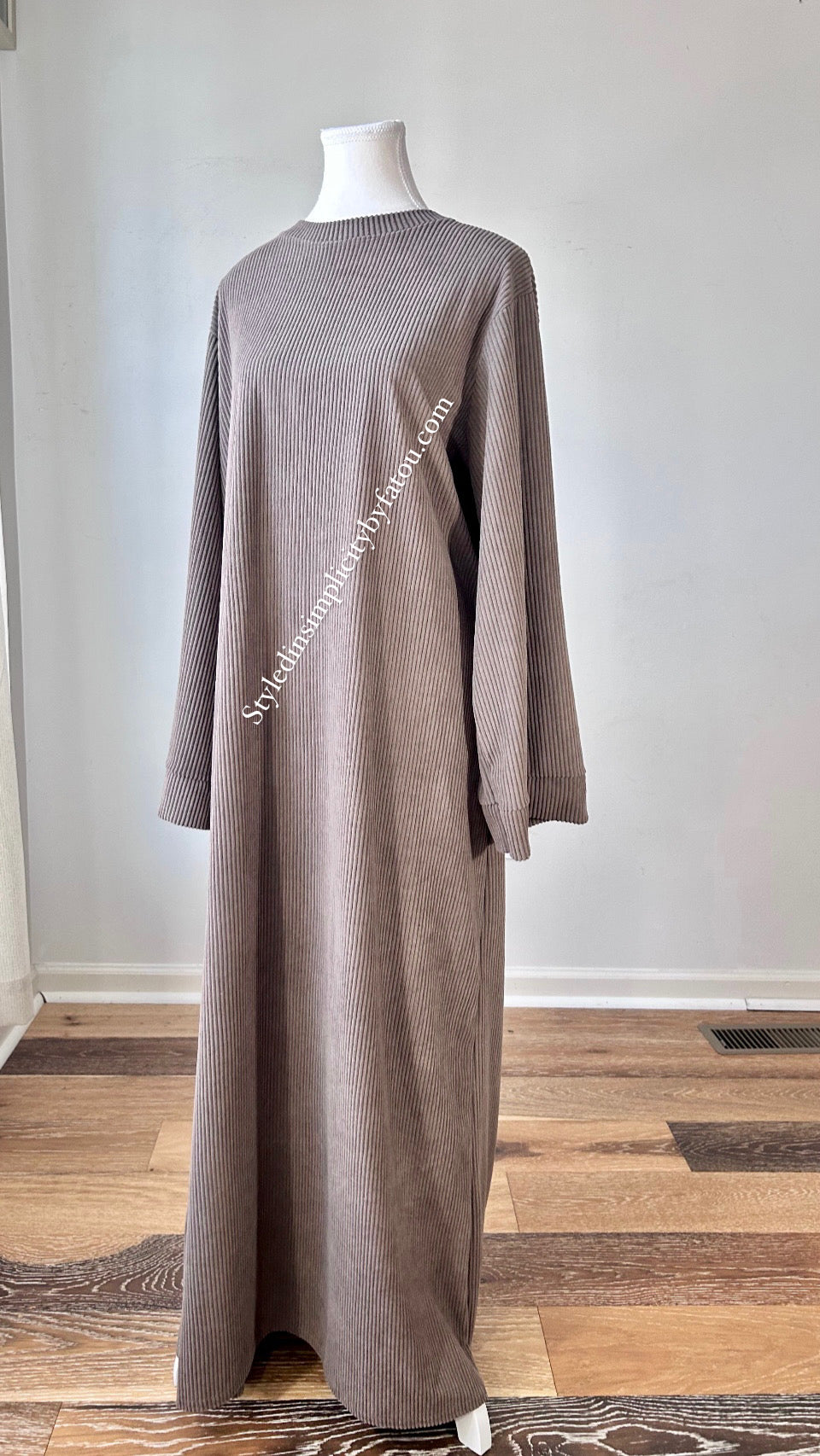 Essential everyday Fall and winter abaya