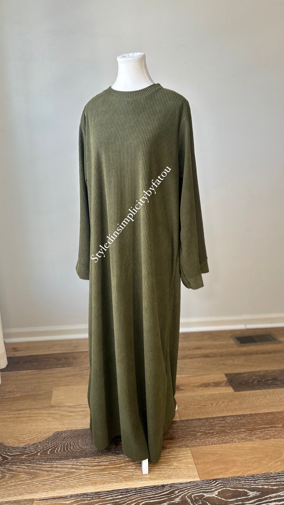 Essential everyday Fall and winter abaya